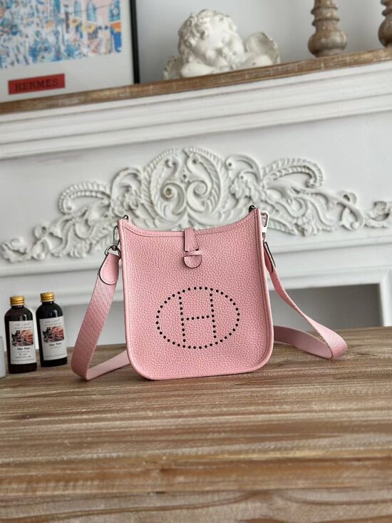 Classic Hermes Bag: A Stylish and Versatile Choice for Elegance